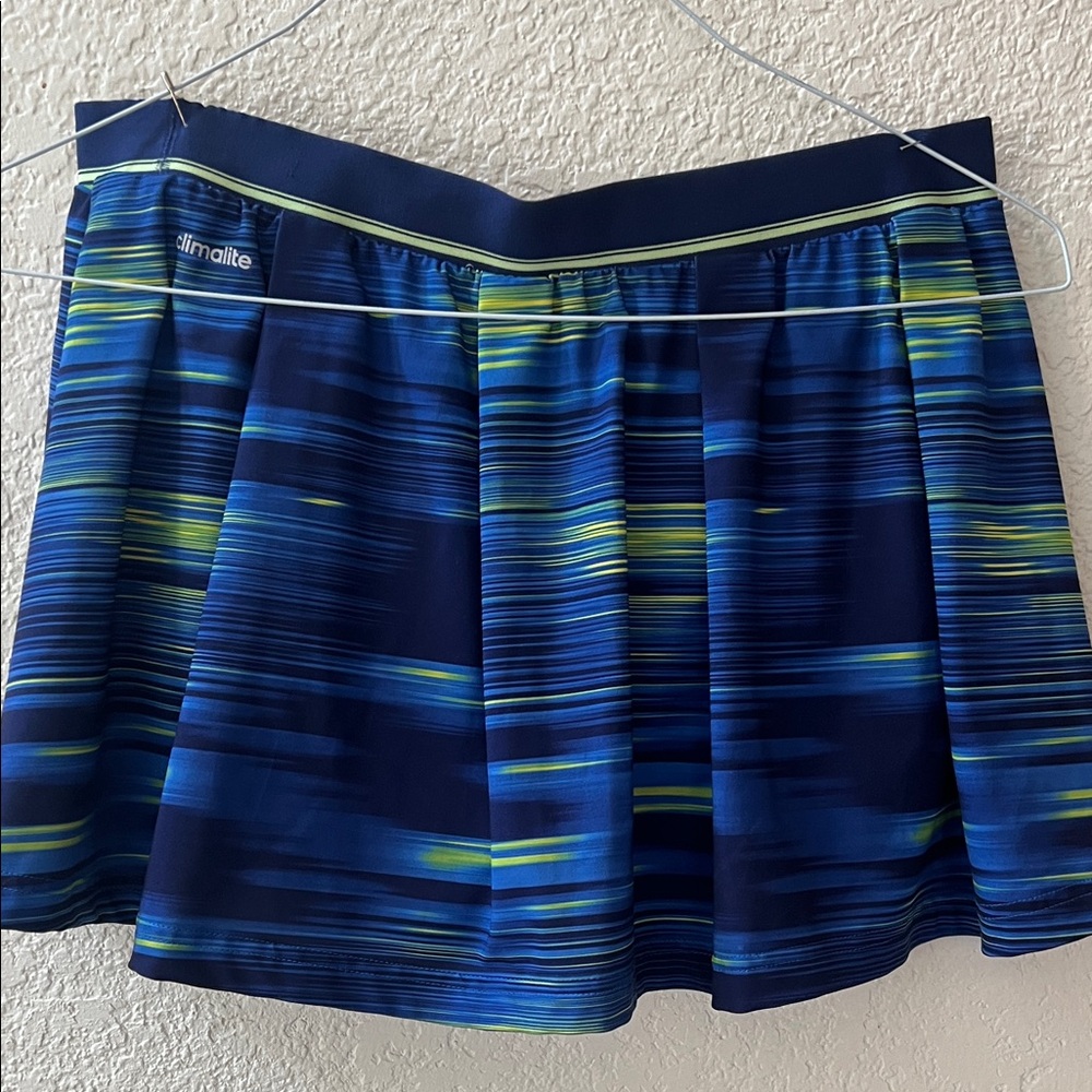 Adidas size M/L, Blue and Green Athletic Skirt